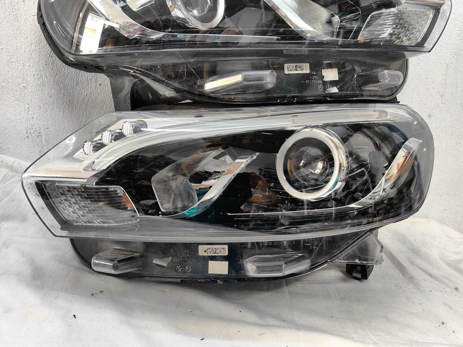 Оригинални  фарове  Toyota Proace Led Bixenon