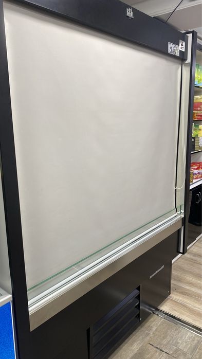 Vitrina Holodilnik sotiladi