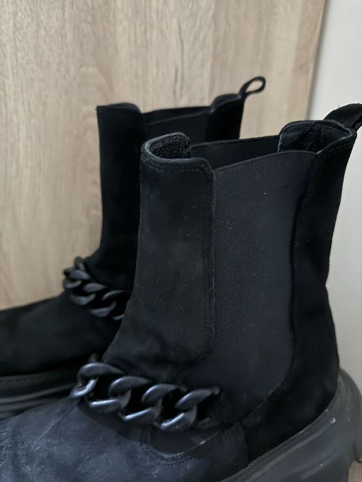 Дамски велурени боти