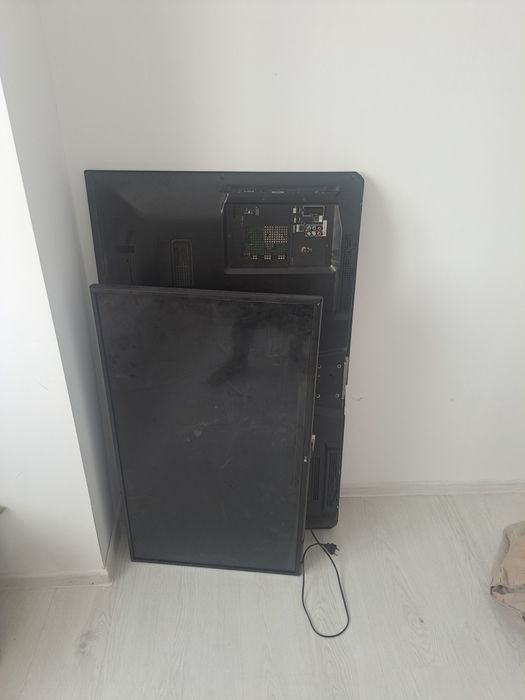 Телевизоры б/у на запчасти икраны разбиты а так рабочие