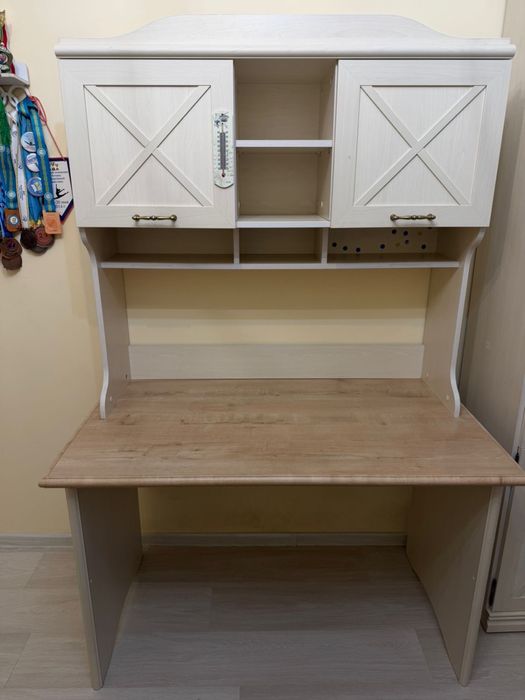 Стол  письменный