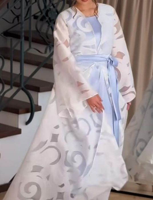 Вечернее праздничное платье