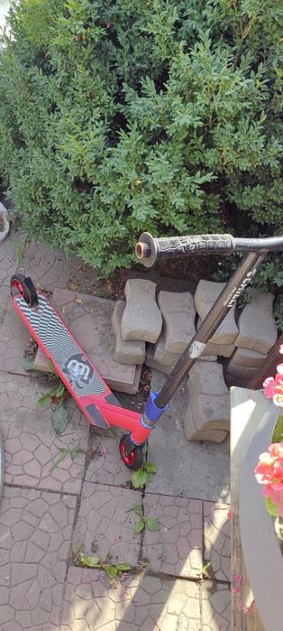 Продам 2 трюковых самоката