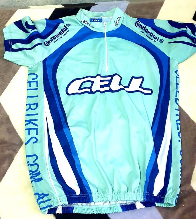 Формы для хоккея и велогонщика