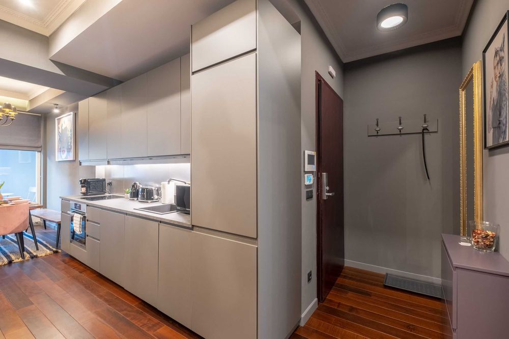 Дава се под наем Четиристаен апартамент в София, Център - 102 кв.м за 1600 € - Снимка #20