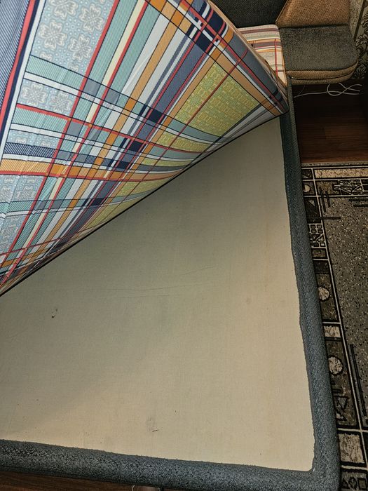 Кровать с матрасом