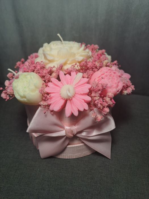 Aranjamente florale din ceară de soia