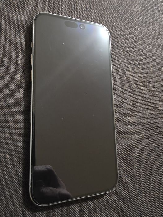 IPhone 15 pro max  + слушалки