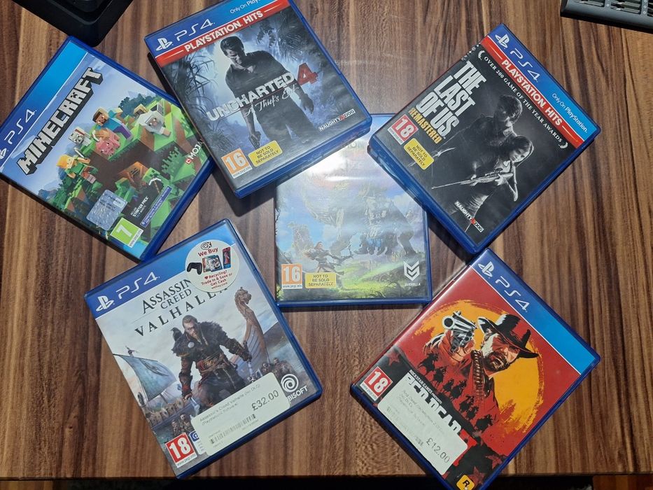 Vând PS4 slim 1000 GB