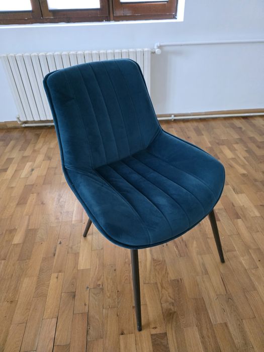 Scaune catifea verzi albastre si roz