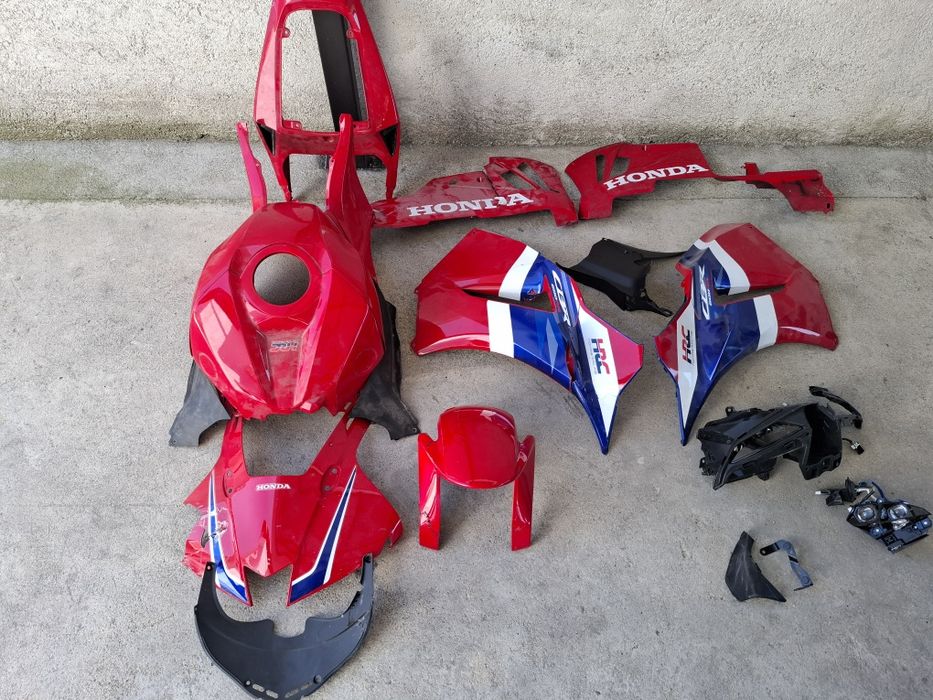 Пластмаси Honda cbr600rr 2025 2026 фар