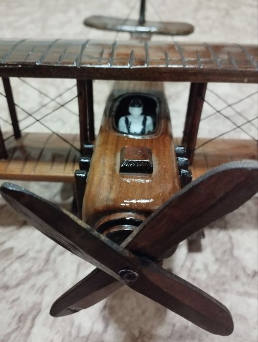 Деревянная модель самолета (Биплан)