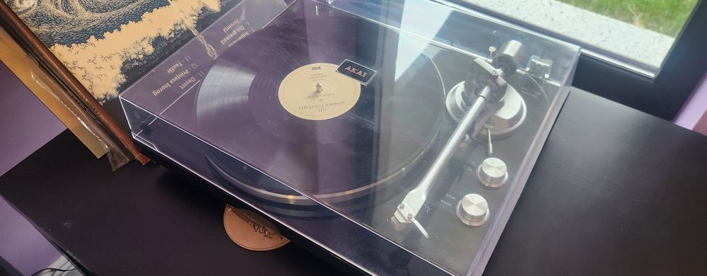 Vand Pick-up AKAI TTA07USB Bluetooth + colecție albume vinil
