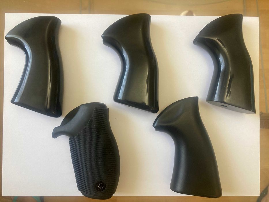 Чирени дръжки за револвер Таурус Тракер 627