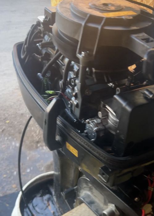 Продам лодочный мотор suzuki 9,9.