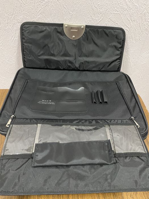 Дипломат. В отличном состоянии.