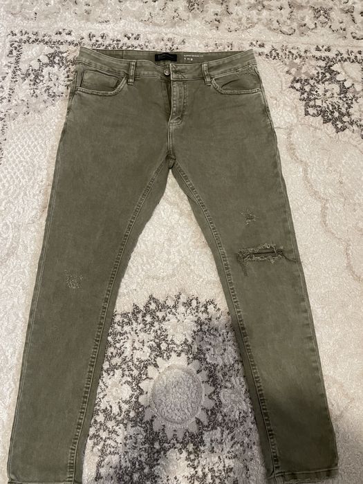 Blugi Bershka marime 42