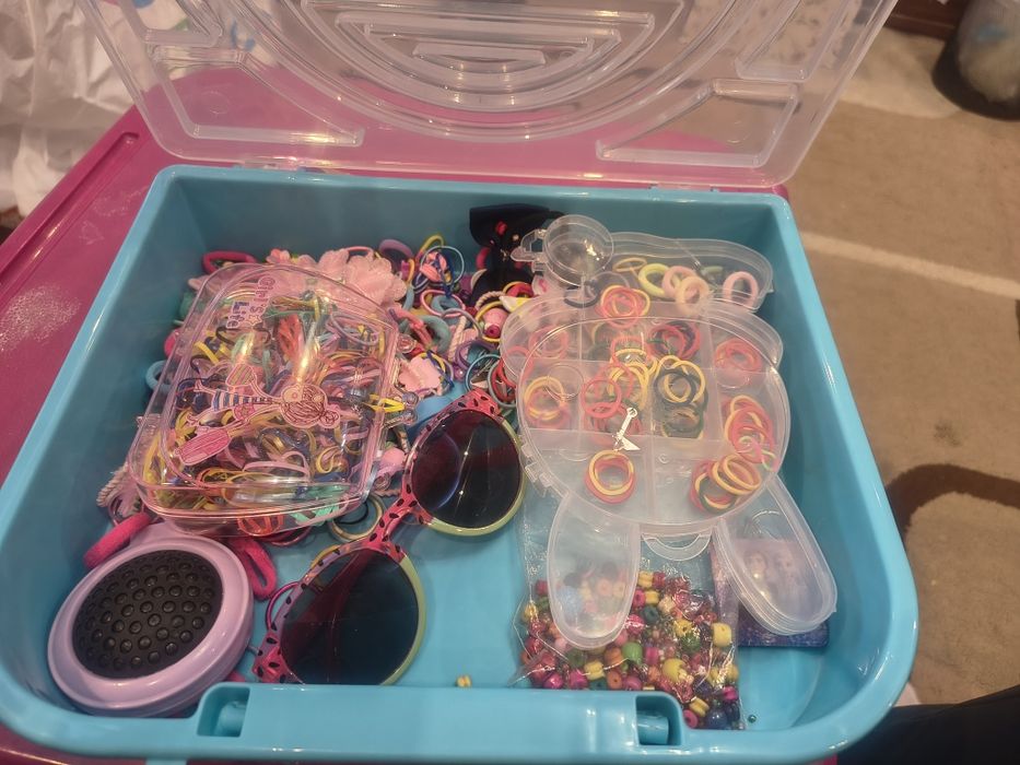 Кутия с различни ластички