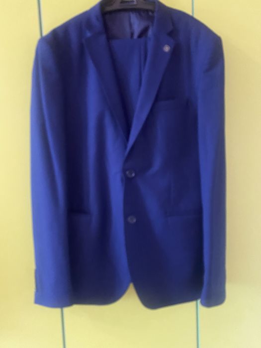 Пиджаки новые для мальчиков для школы