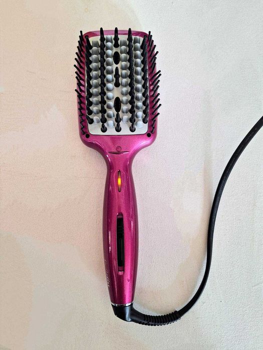 Babyliss електрическа четка за изправяне на коса