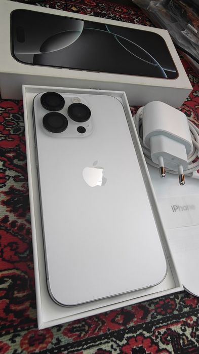 iPhone 16 Pro, White Titanium, 256 GB, 97% FULL BOX + EXTRA