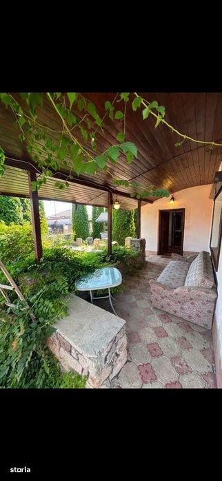 De vanzare casa la 5 minute de Roman, 3 camere, teren de 817mp, 99000€