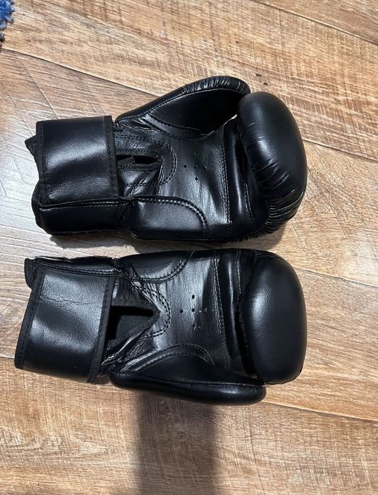 Боксёрские перчатки