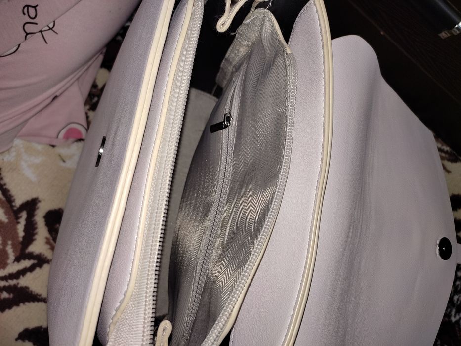 Кожаная портфель для девочек, очень скромная для любого образа подходи