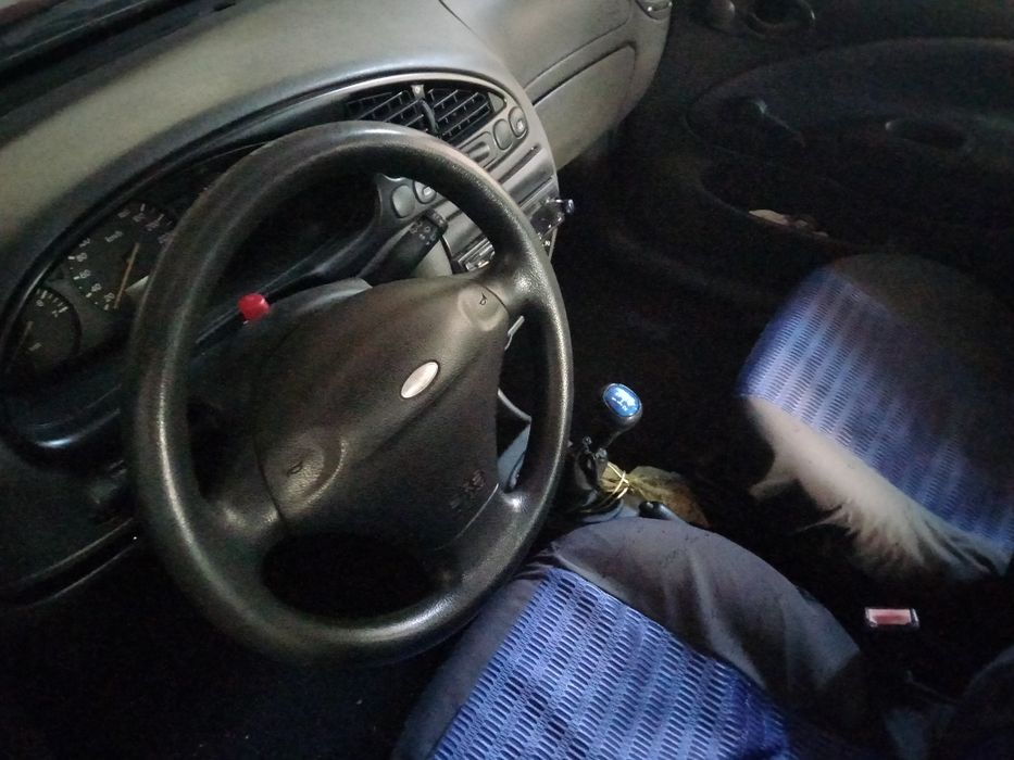 FORD Fiesta 2000 — imagine 2