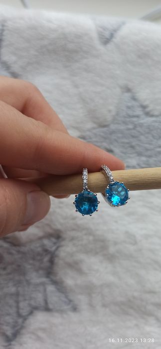 Продам серьги новые