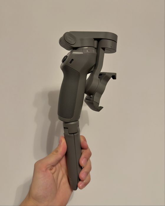 Stabilizator / Gimbal DJI Osmo Mobile 3 + Trepied
