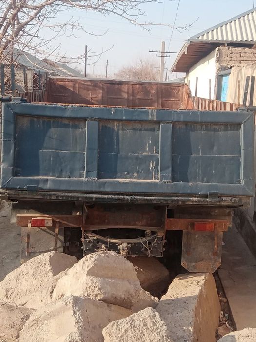 Zil 131 sotiladi sroshna moshinani kami yoʻq holati idial