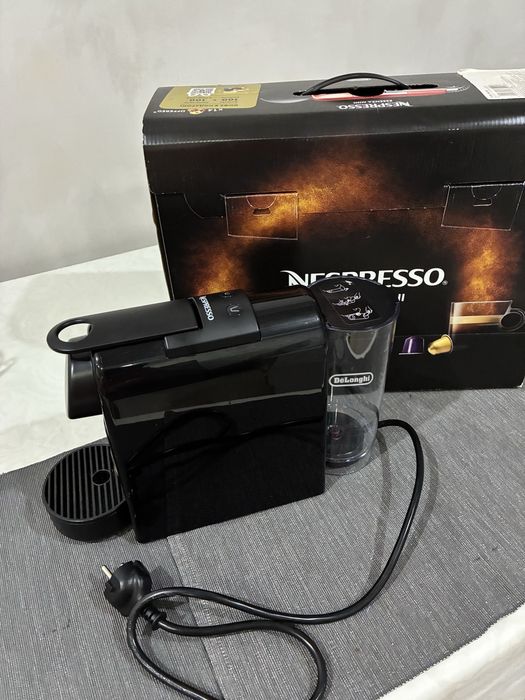 Кофемашина DeLonghi Nespresso mini EN85.B