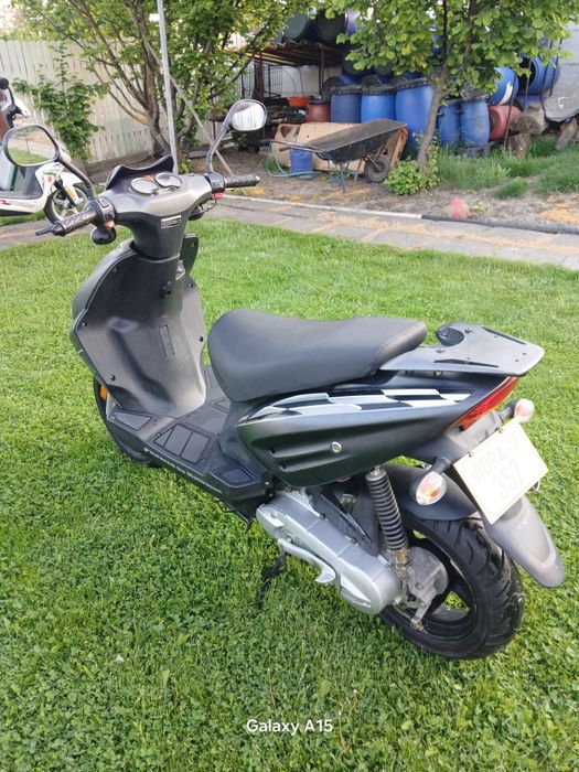 Scuter 2t timpi 49cc aproape nou 1900km      ( aprilia sr yamaha aerox piaggio runner gilera dna boatian rich keeway sym huawin kymco  )