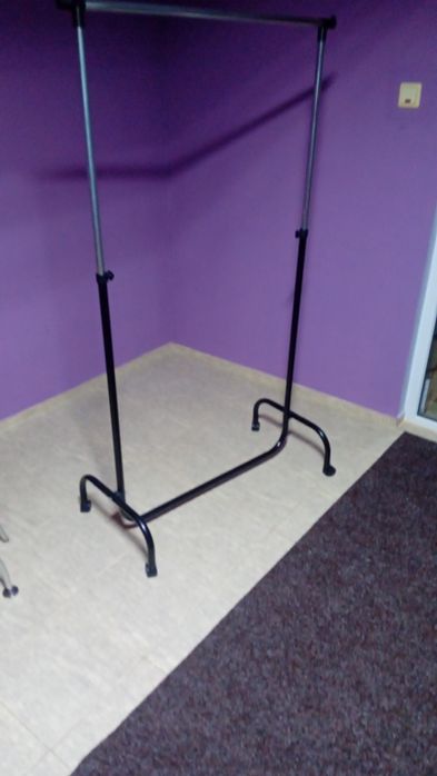 Stender pentru haine pret fix 400 lei/ buc . ANUNT VALABIL.