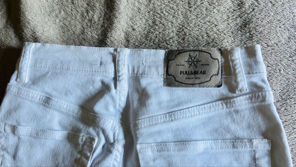 Blugi Albi Dama Pull & Bear, Mărimea EUR 36