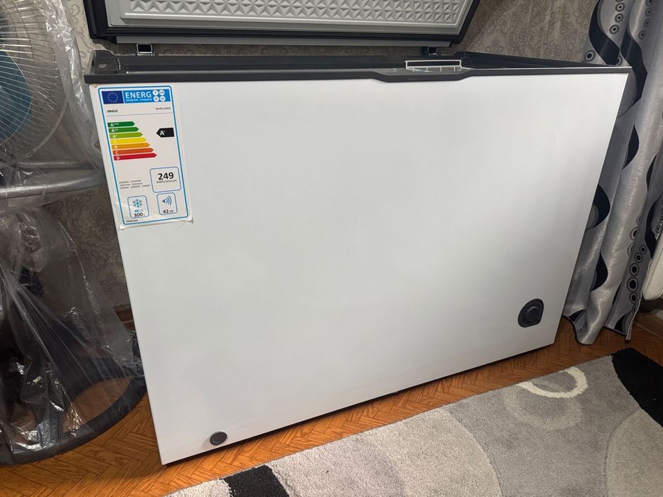 Продам морозильник