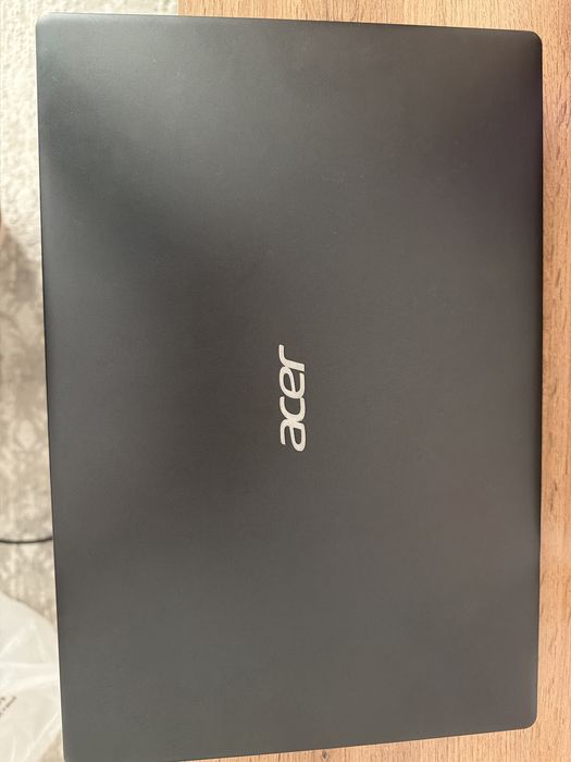 Срочно ноутбук Acer Aspire 3