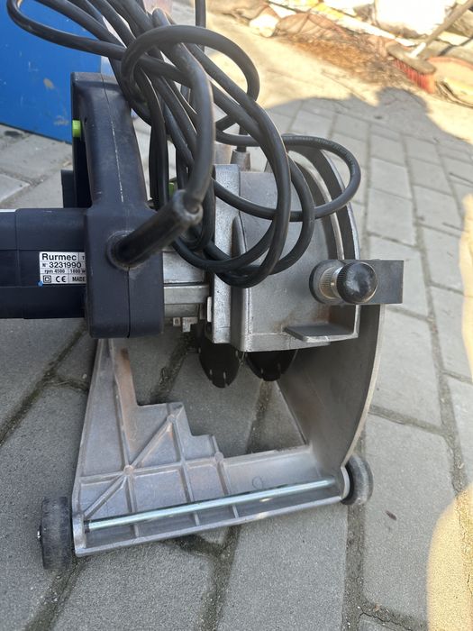 Masina pentru samfren in beton