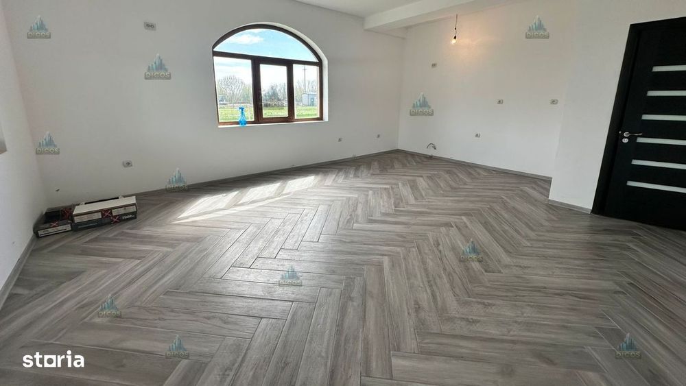 Vilă de vânzare 1500 mp teren