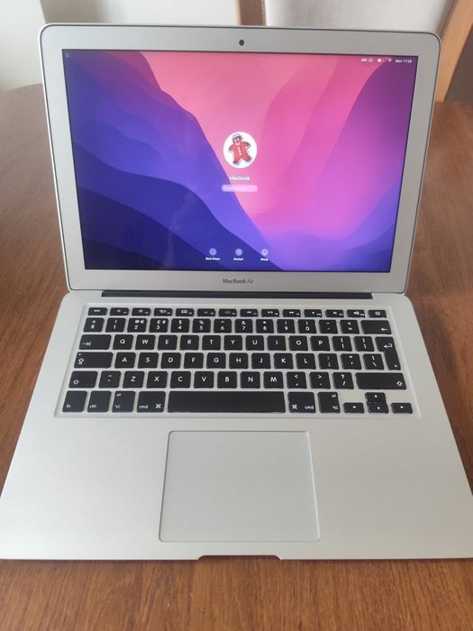 MacBook Air 13 " 2015 1.6Ghz 8Gb Ram 121GB SSD Перфектен