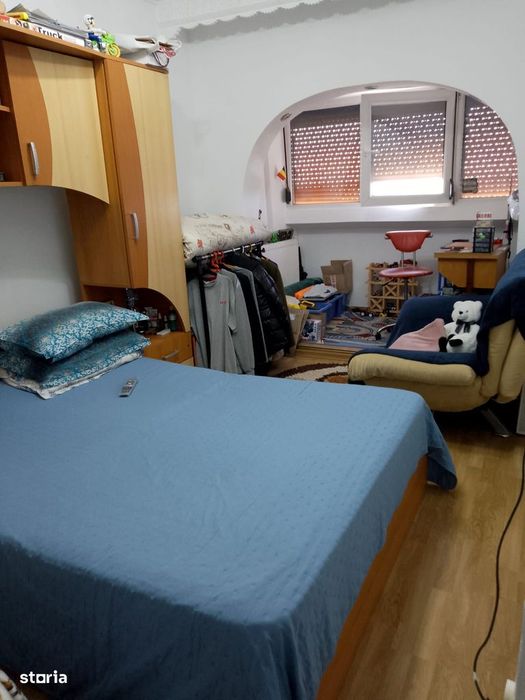 De Vanzare Apartament cu 3 camere zona Progresu