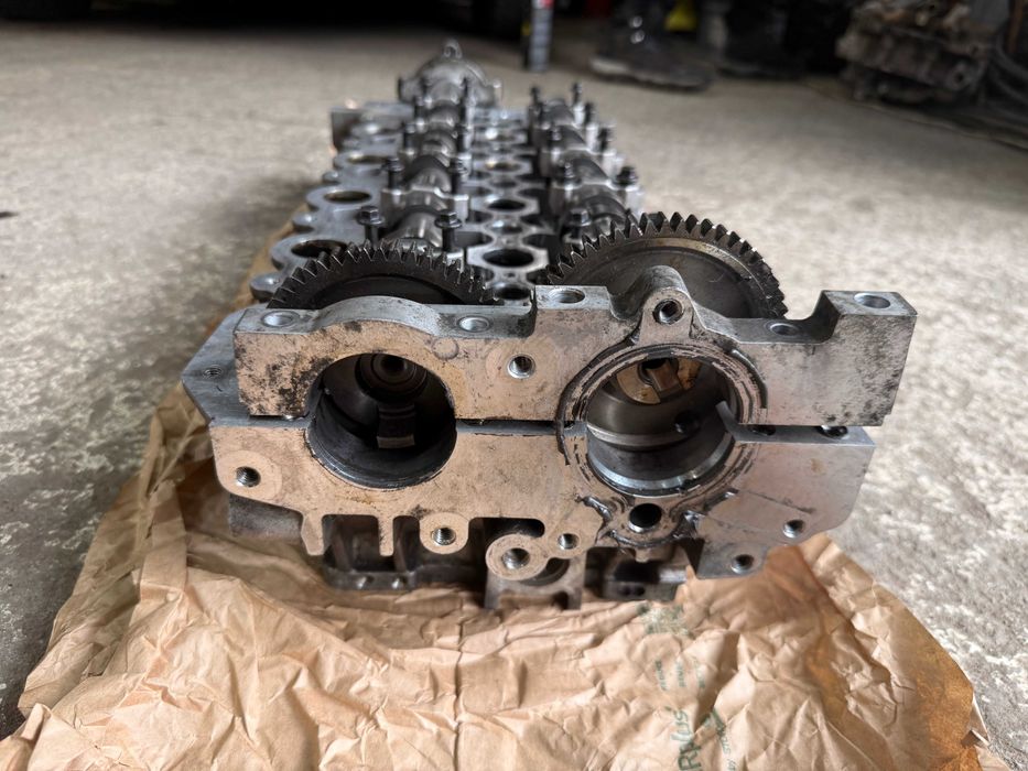 Engine head Volvo XC70 d5 D5244T10 (30777365-013)
