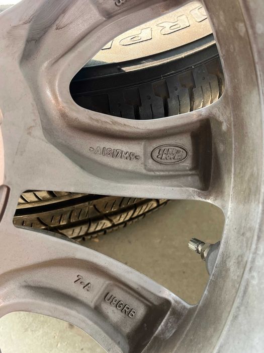 Гуми с Джанти за RANGE ROVER EVOQUE 2012/2022 235/60/R18