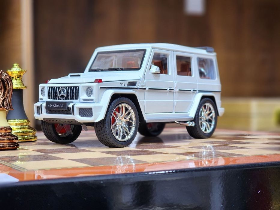 Автомобиль Mercedes-Benz AMG G63 масштаб 1/24