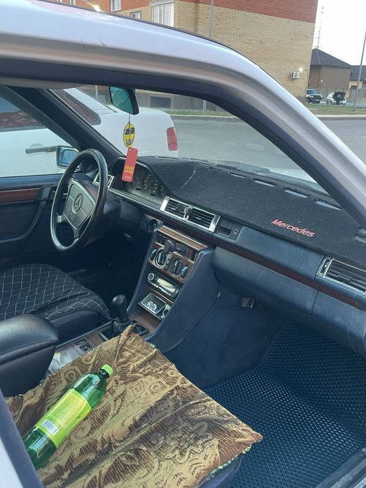 Mercedes benz w124