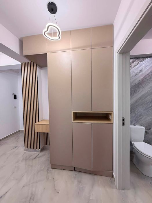 Închiriez apartament