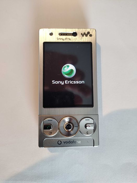 Sony Ericsson W715