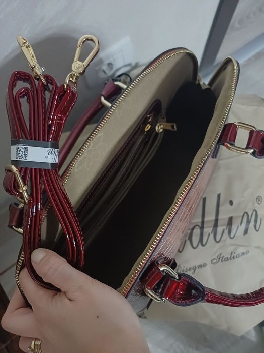 Geanta noua Dudlin Italia.