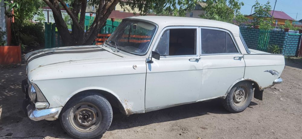 Породам москвич 412 на полном ходу